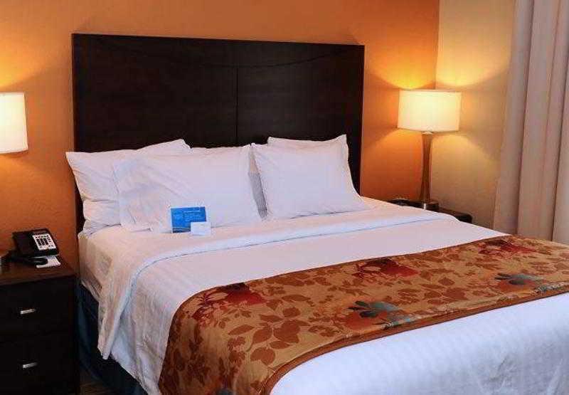 Fairfield Inn & Suites By Marriott Slippery Rock Exteriör bild