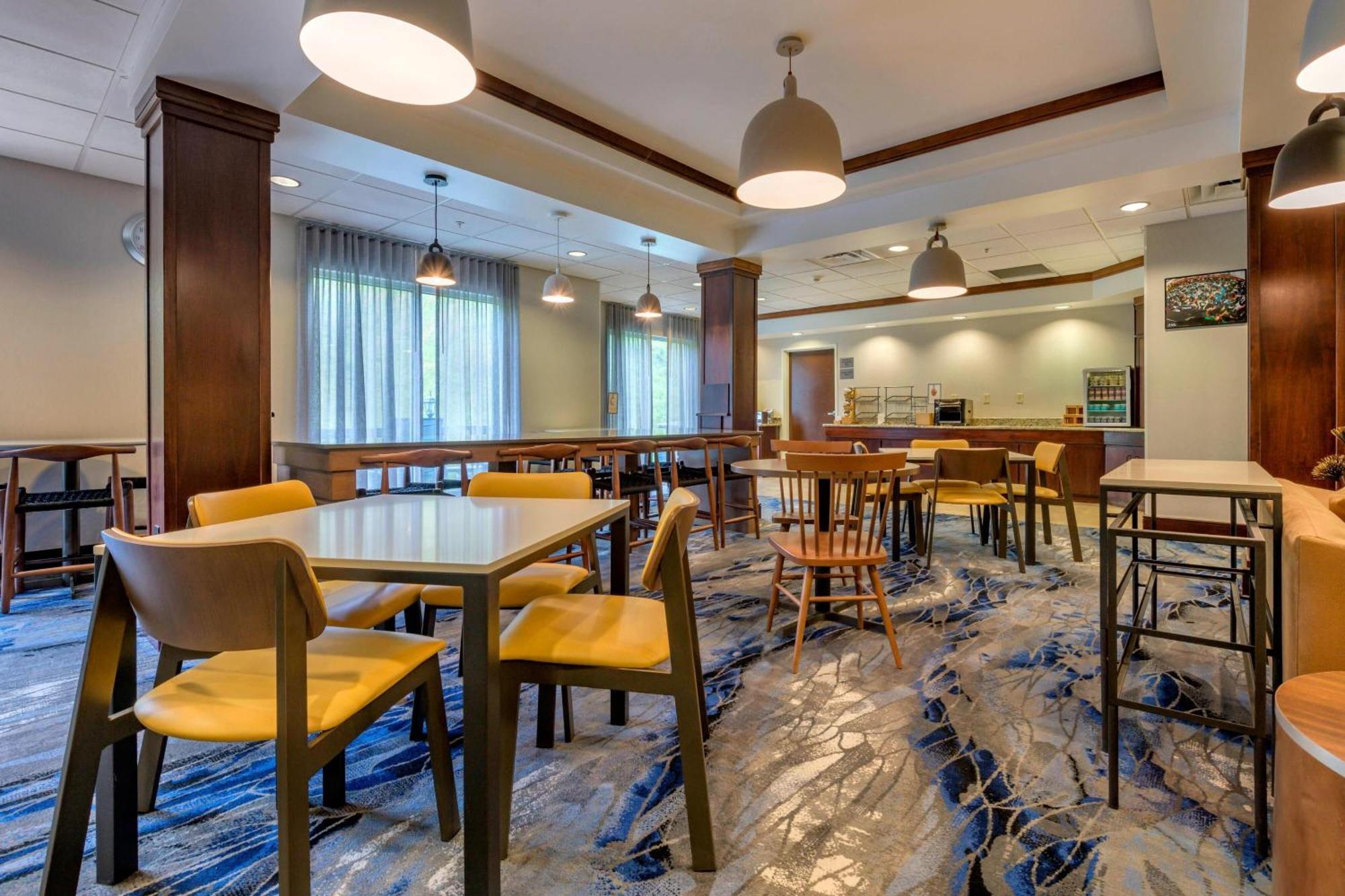 Fairfield Inn & Suites By Marriott Slippery Rock Exteriör bild