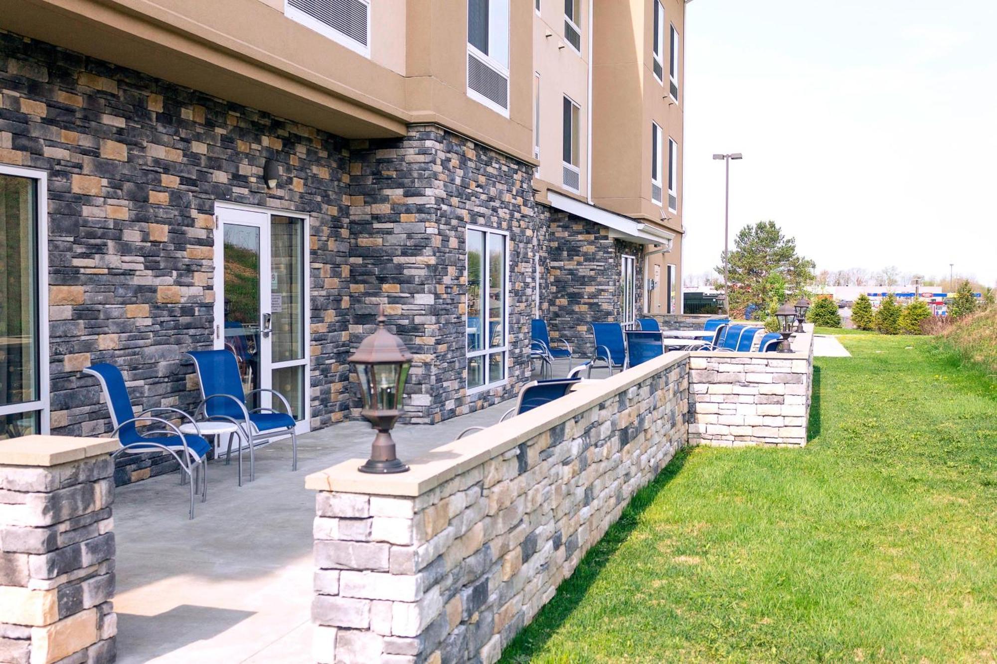 Fairfield Inn & Suites By Marriott Slippery Rock Exteriör bild