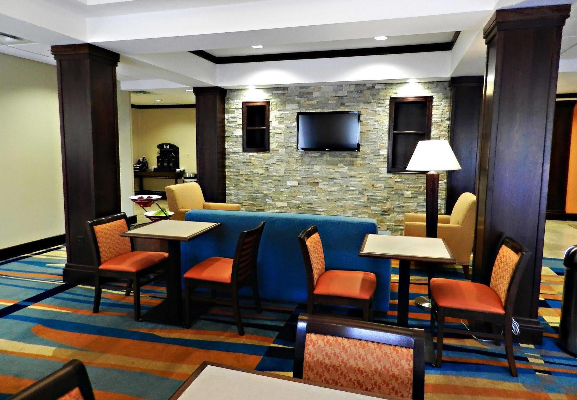 Fairfield Inn & Suites By Marriott Slippery Rock Exteriör bild